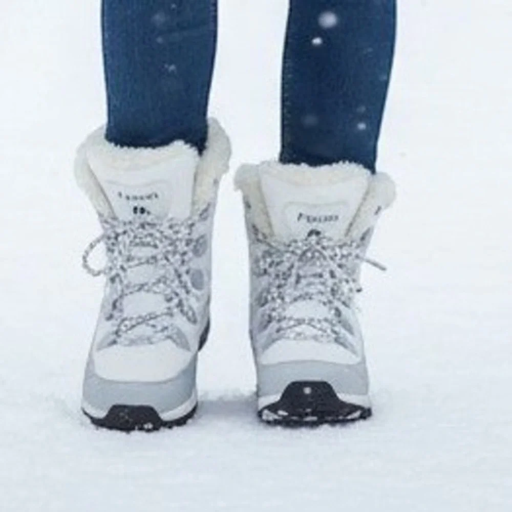 White Quilted Faux Fur Lined Winter Snow Boots Mid Calf Lace Up Grey Trim